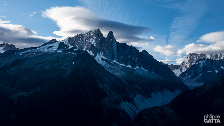 Morning lights on Aiguille Verte and Dru (© P. Gatta)