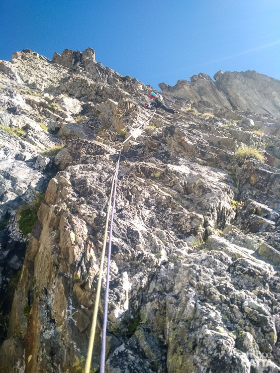 Ravanel route: pitch #2, 5b Aiguilles Crochues (© P. Gatta)