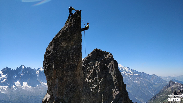 Abseil from last pitch, Chapelle de la Glière (© P. Gatta)