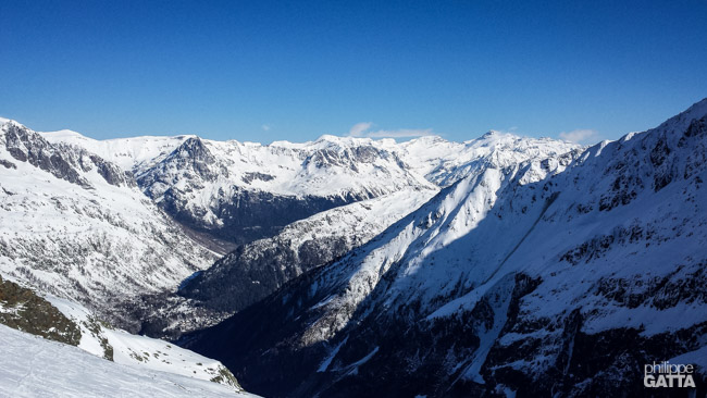 Amazing snow conditions for April - ski around Argentière (© P. Gatta)