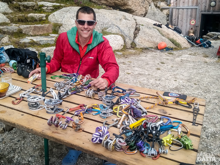 Preparing the gear for two days in Argentiere (© P. Gatta)