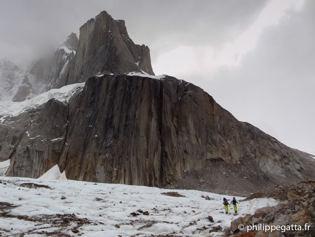 Walking toward Niponino, El Mocho above (© P. Gatta)