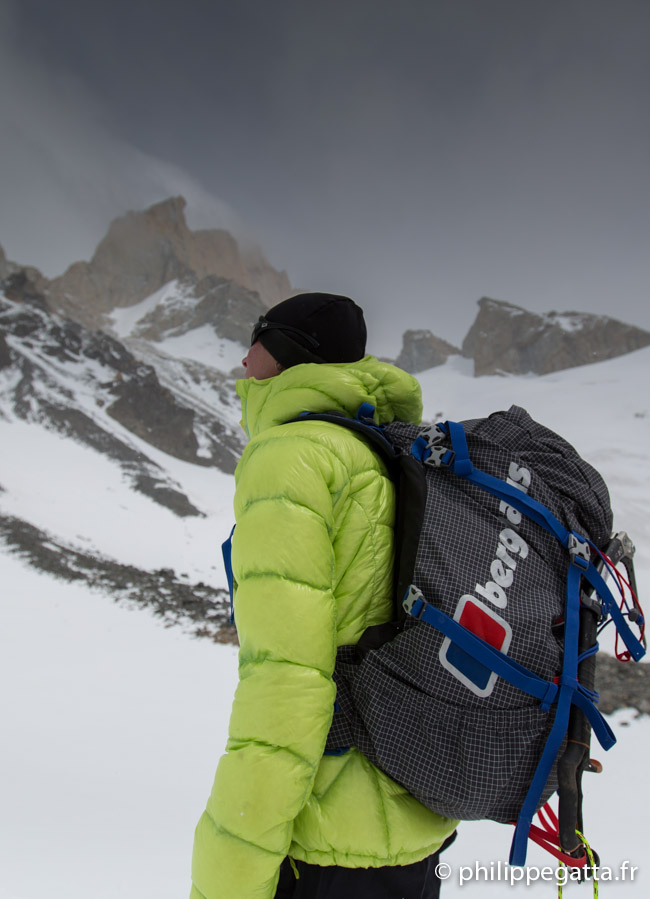 Anna and Aguja Guillaumet behind (© P. Gatta)