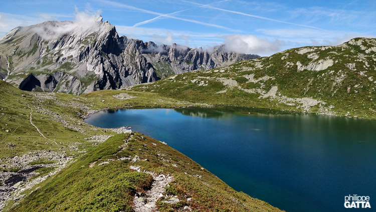 Lac Jovet and Aiguille de la Pennaz (© P. Gatta)