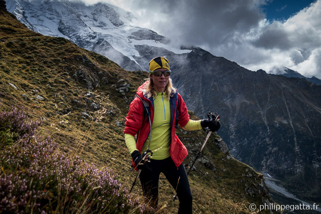 Traverse to Col du Tricot, Domes de Miage behind (© P. Gatta)